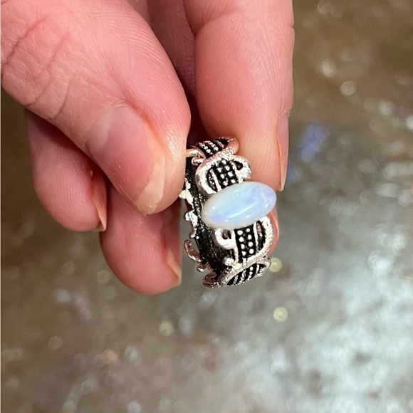 Vintage-Style Opal Silver Filigree Ring - Sz 6 - Picture 6 of 10